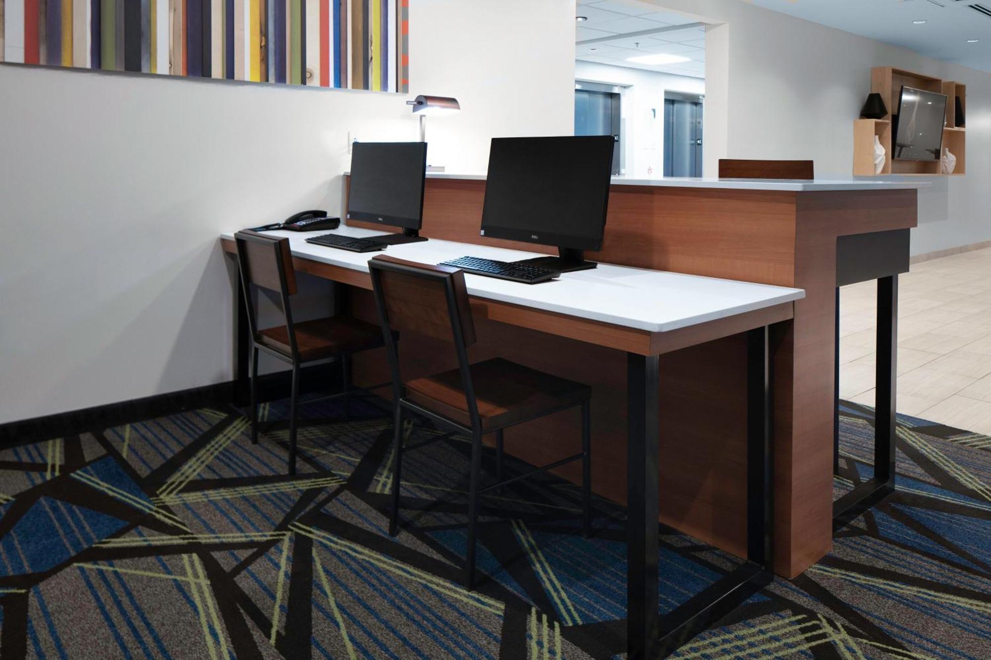 Holiday Inn Express & Suites Griffin Exterior foto